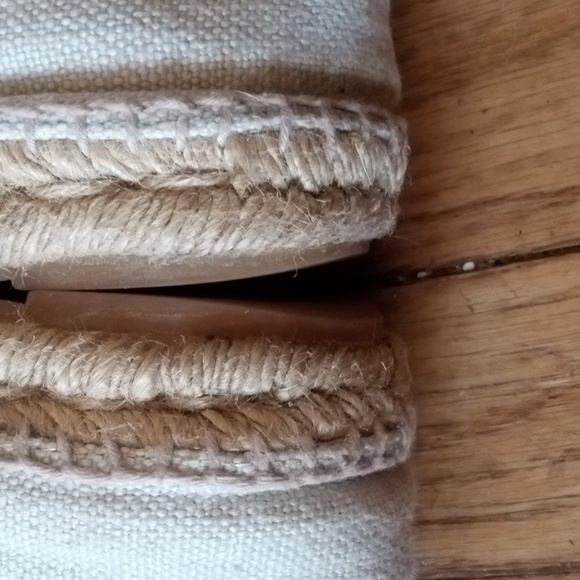 Authentic Chanel Espadrille - Picture 4 of 11